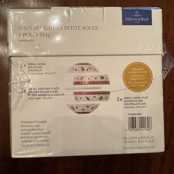 Villeroy & Boch Toy's Delight La Petite Boule Set with Red and Green Accents - Picture 6 of 10